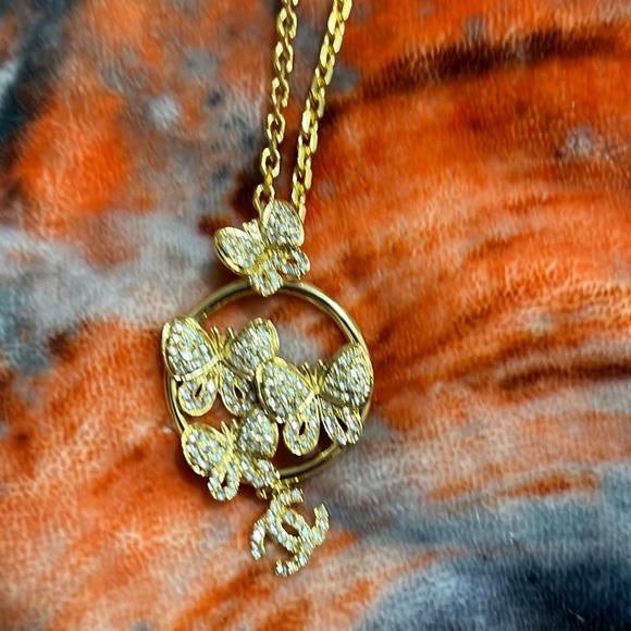 Necklace - Picture 1 of 3